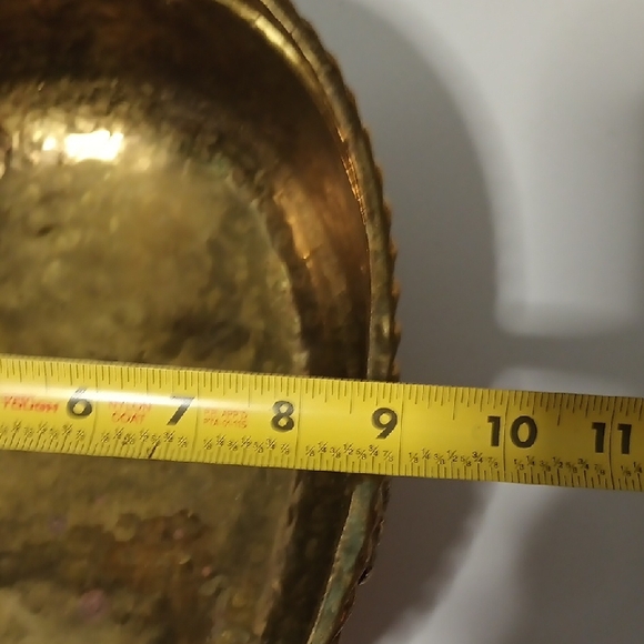 Solid Brass Lacquered Footed Bowl Or Planter. Beautiful Piece - Picture 8 of 9